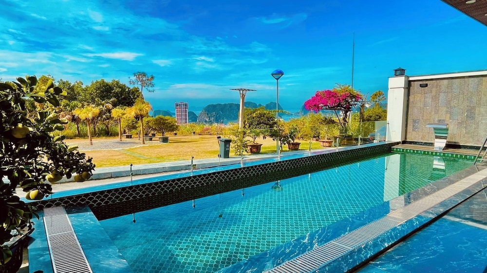 Phoenix Villas FLC Ha Long