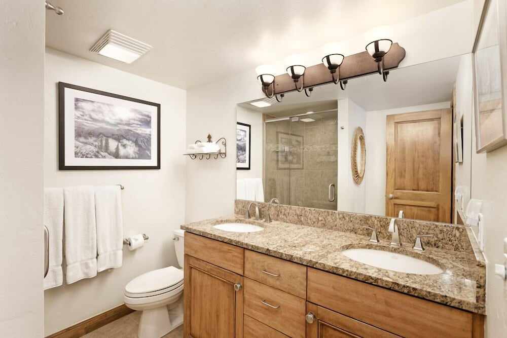 Chateau Eau Claire & Roaring Fork by Frias Properties