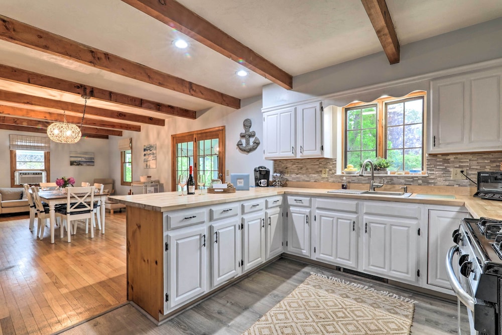 Hyannis Vacations - Lovely Hyannis Cottage - Walk to Beach  Main St! - Property Image 28