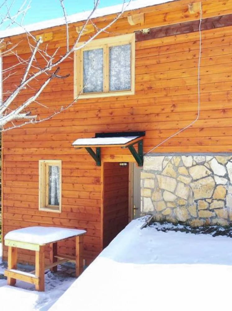 Kedra Village Cozy Chalet - Mountain Getaway