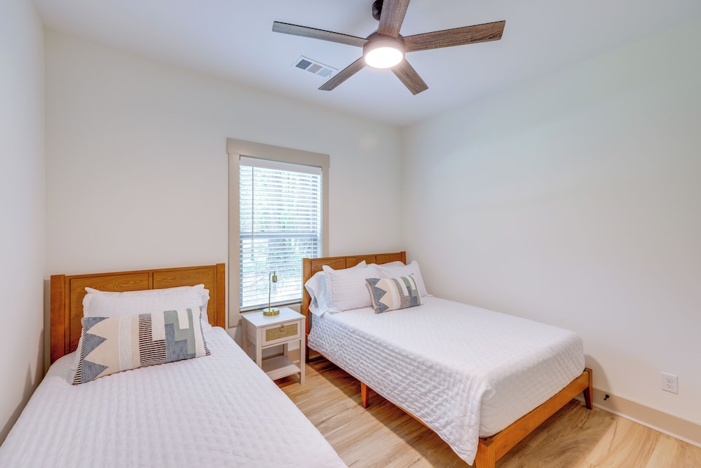 Walk to Sports Complex: Home in Millbrook!