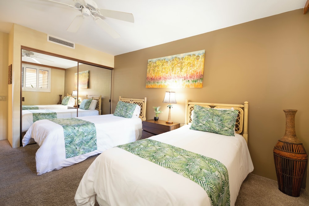 Polo Beach Club Vacation Rentals - APlus Resorts