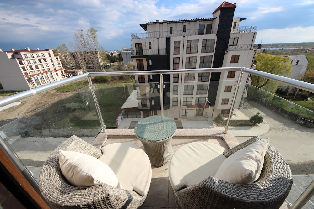 Menada Apartments in Tarsis Nova Complex