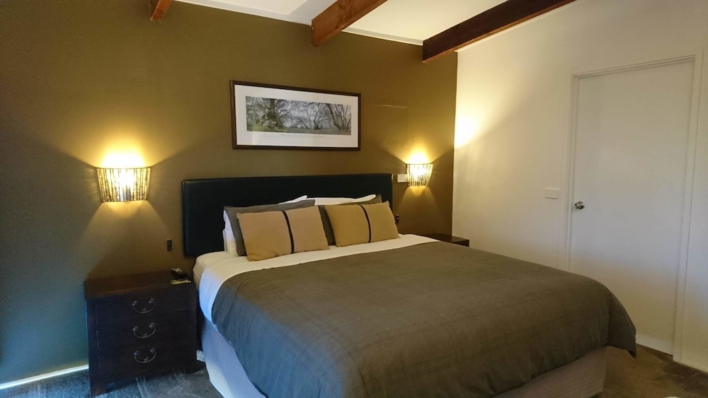 Elm Riverside Accommodation Merrijig view 4
