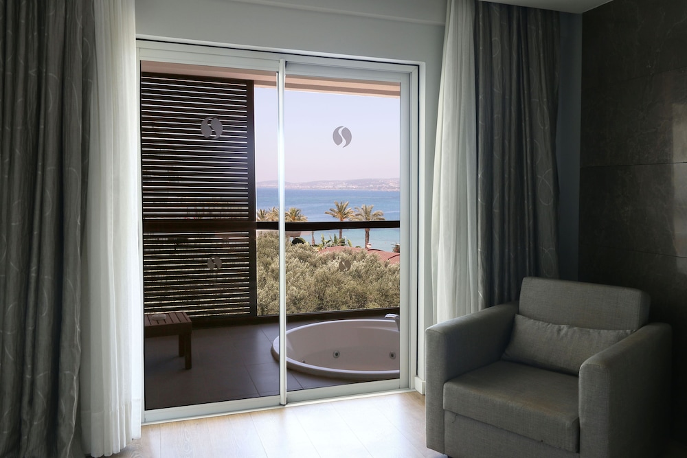 Gold Island Selected Hotel