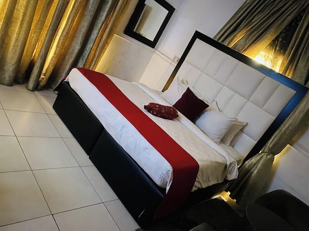 Davvy Hotel and Apartments view 3