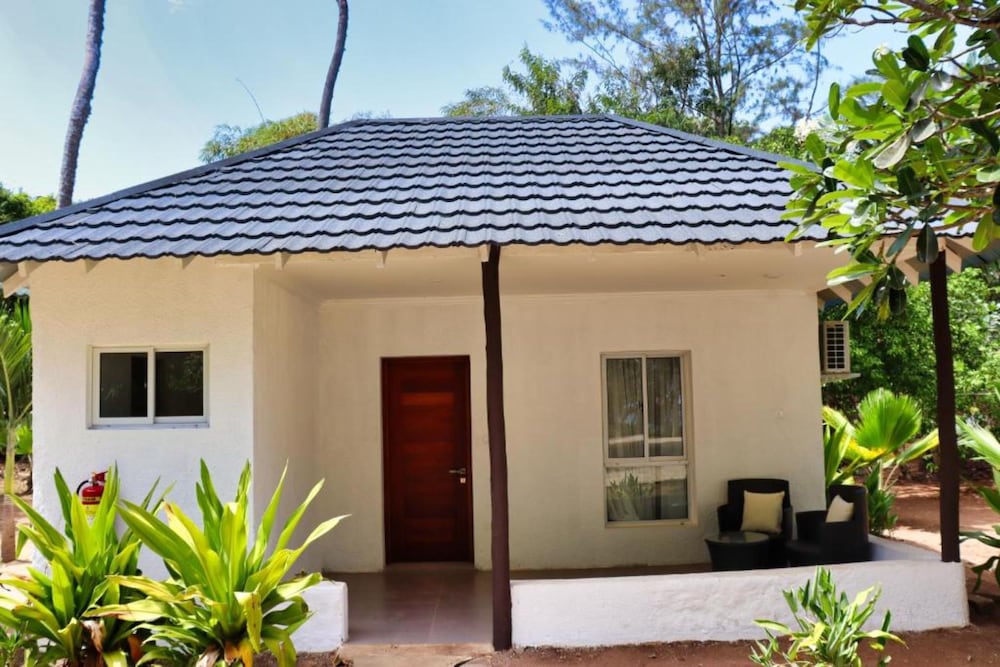 Searenity Beach Villa view 4