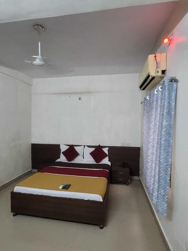 HOTEL ARADHANA