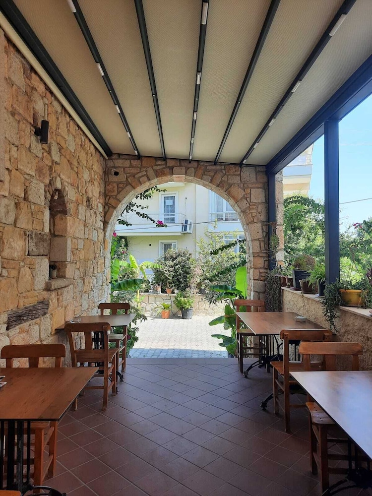 Adil Otel