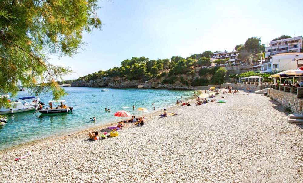 Alonnisos Beachfront Nest - Cozy Summer Getaway