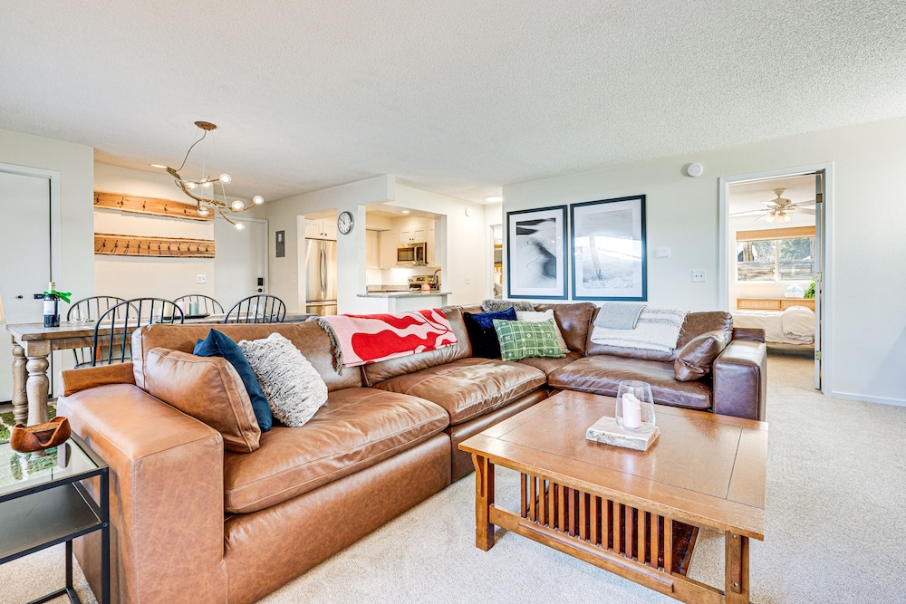 Fraser Condo w/ Ski Shuttle & Resort Amenities!