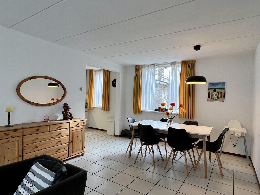 Holiday Bungalow With Wifi Near Beach