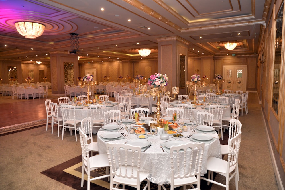 Euro Park Hotel - Image 37