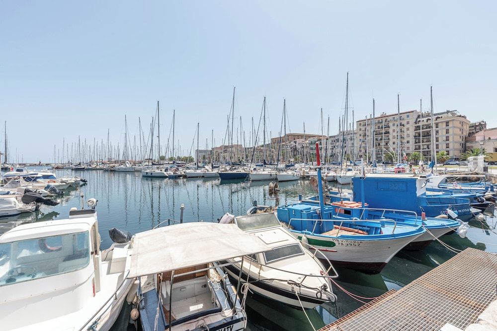 Apartments La Cala by Wonderful Italy