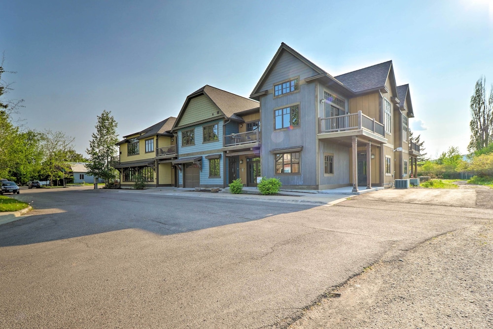 Downtown Condo Near Whitefish Resort & Lake! view 5