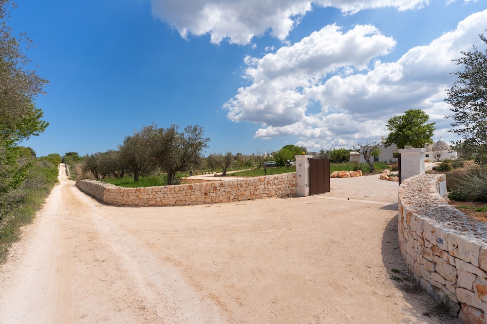 Trulli Pietra Rossa With Pool by Wonderful Italy