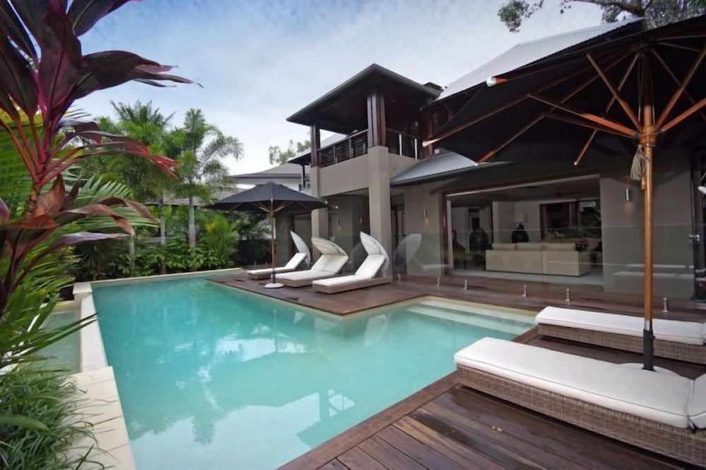 26 Beachfront Mirage - Image 2