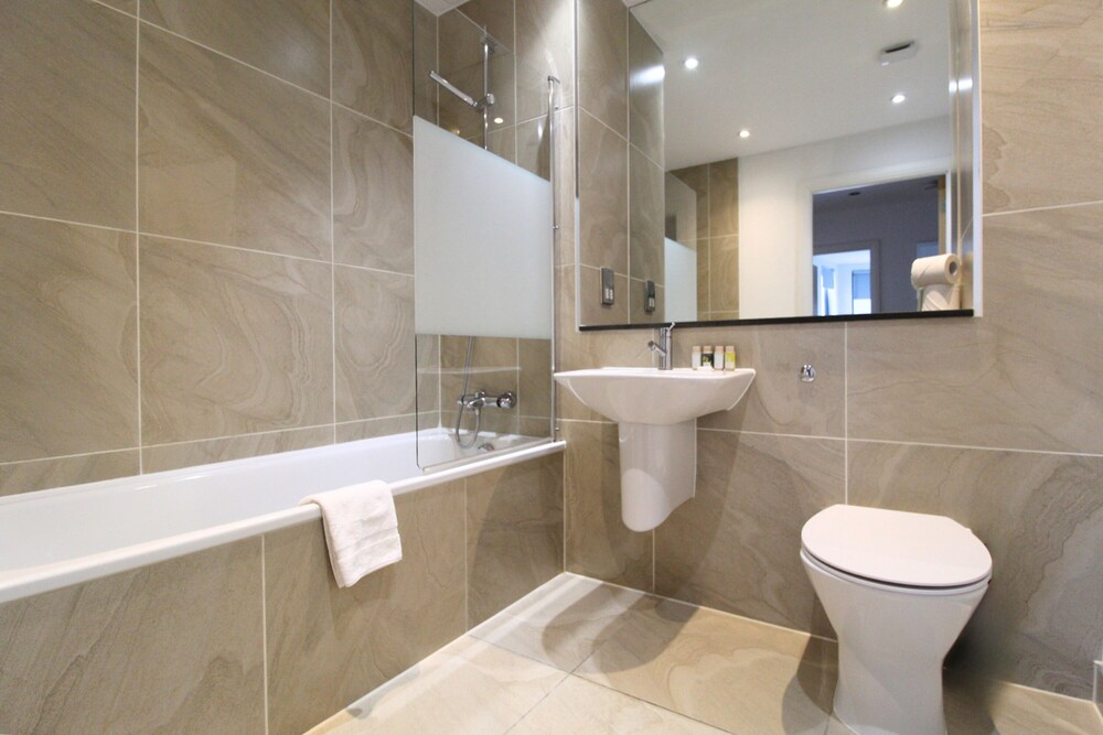London Bridge – Tooley St by Viridian Apartments