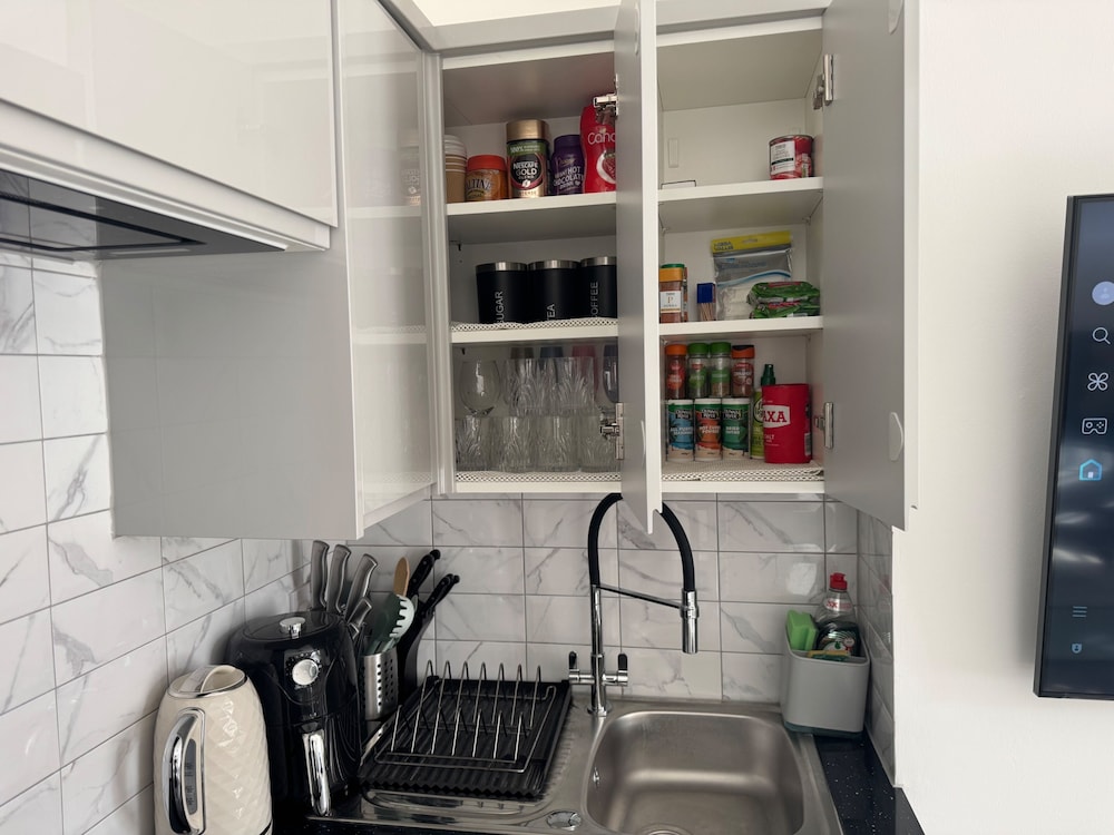 Cozy 2br-5guests-near Attractions-garden