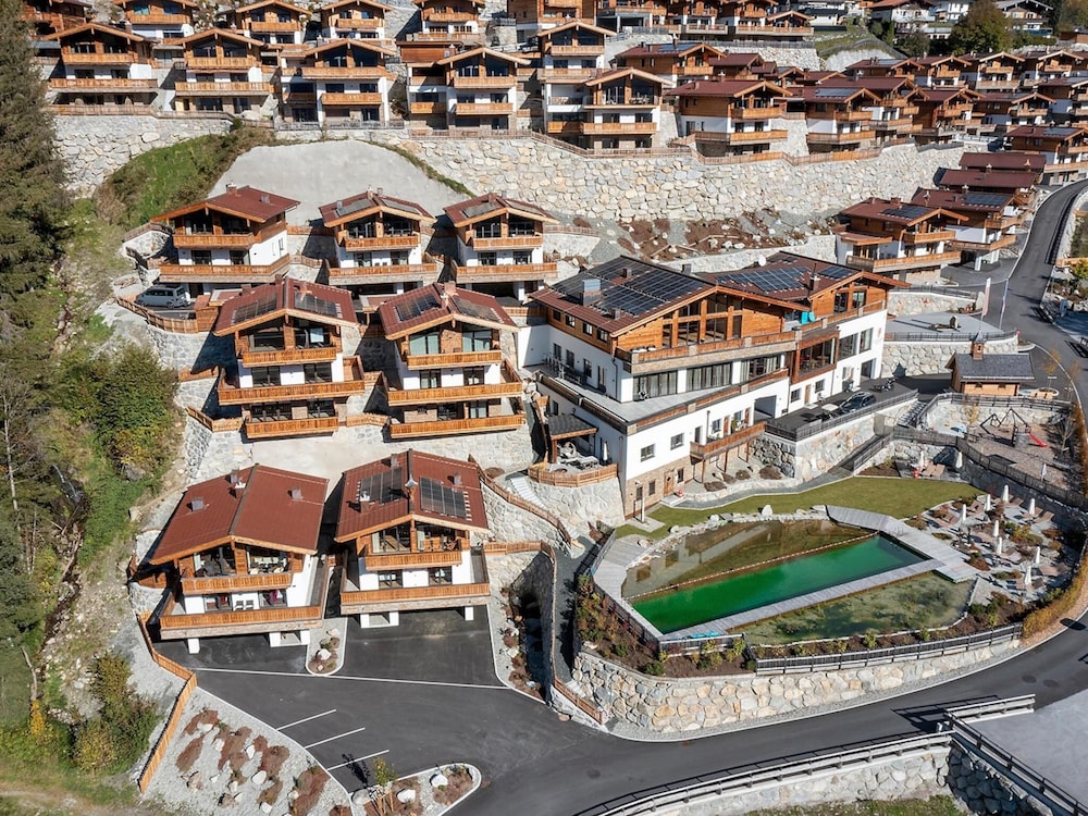Luxury Chalet with 2 Bathrooms near Small Slope