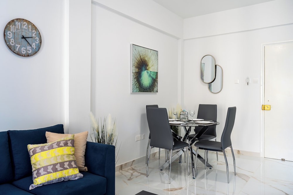 Vibe - 1 BR APt & Balcony in Larnaca