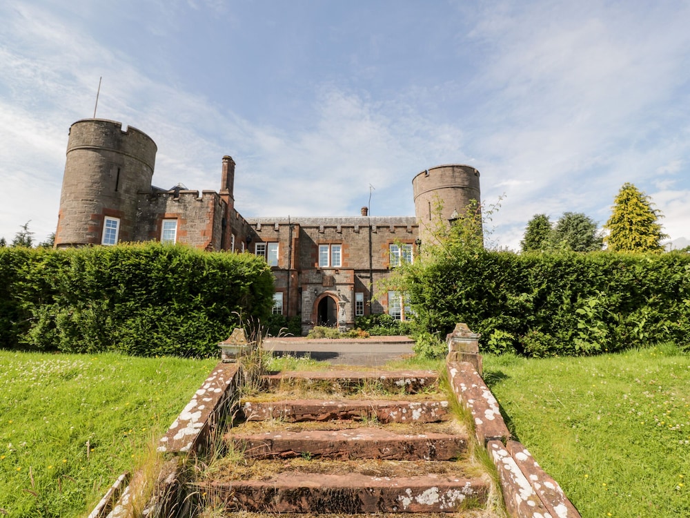 Auchentroig House
