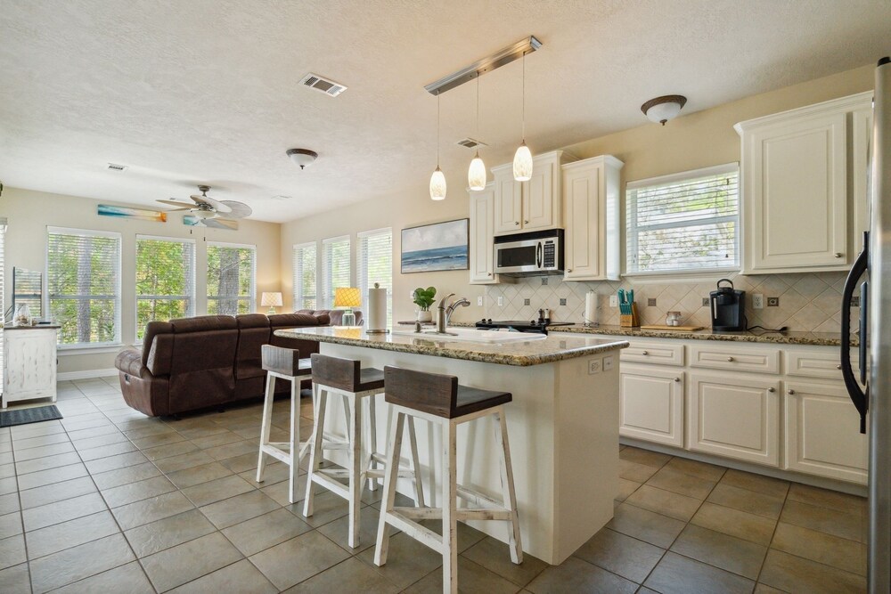 Wooded Lake Retreat 3 Bedroom Home