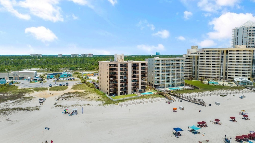 Ocean Breeze East 703
