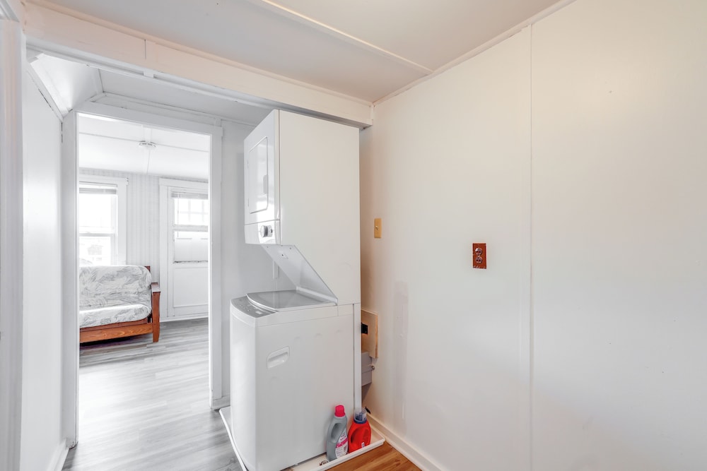 8 Mi Barnegat Lighthouse: Apt w/ Balcony!