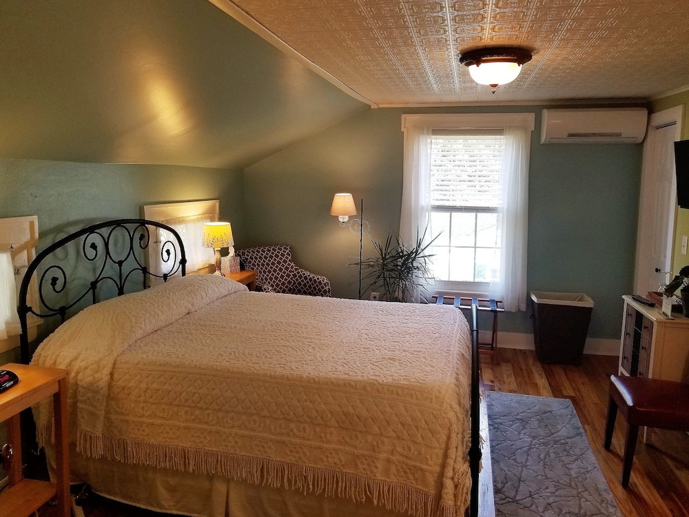 The Blackberry Inn Bed & Breakfast