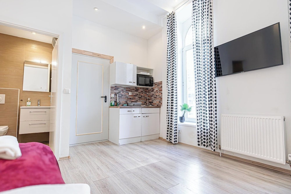 Affordable Stay Near Wiener Stadthalle