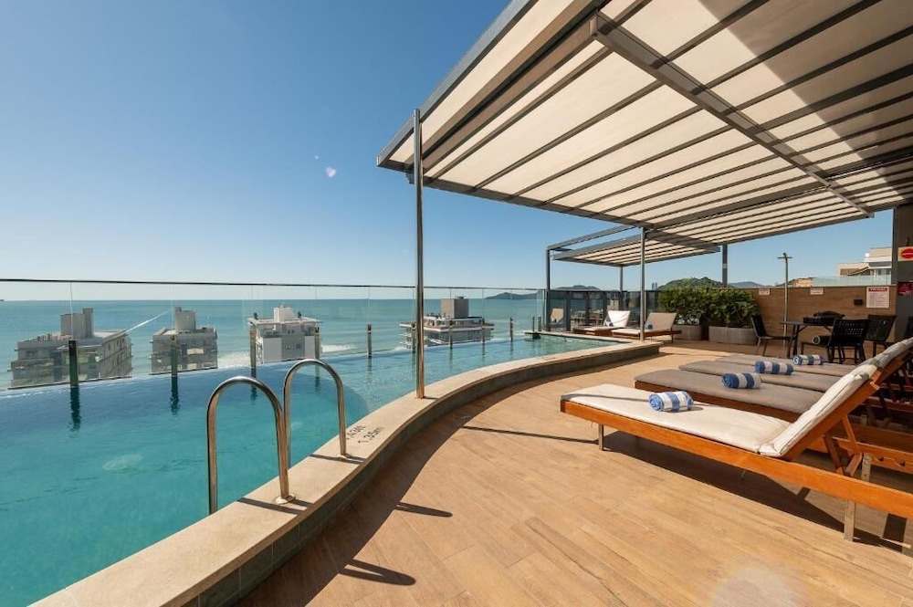 Luxury Stay Steps from Praia Brava