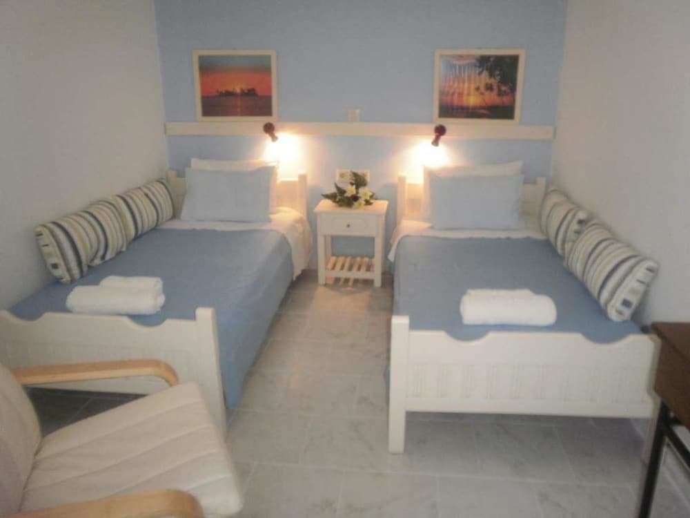Karavos Sea View Apartments photo 2