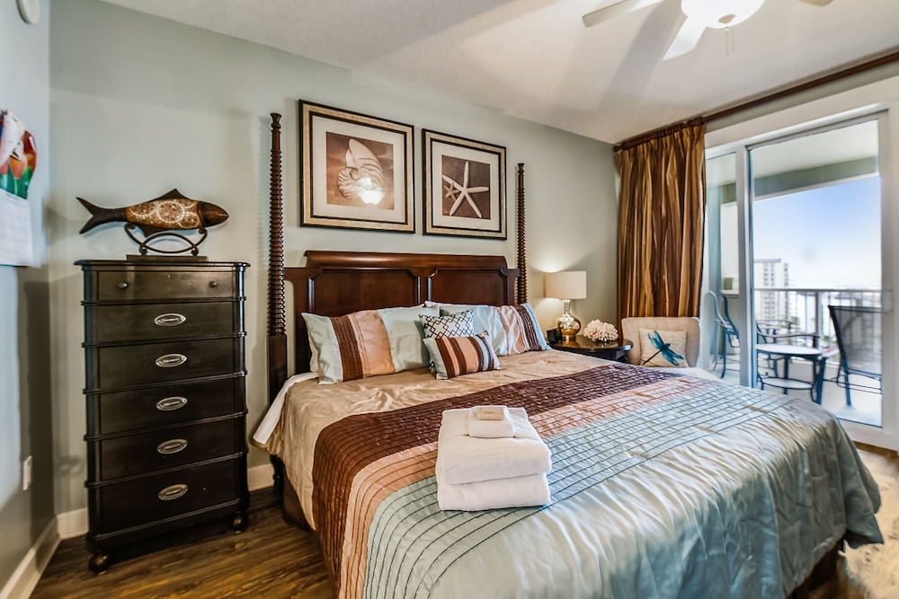 Grand Panama Beach Resort by Book That Condo