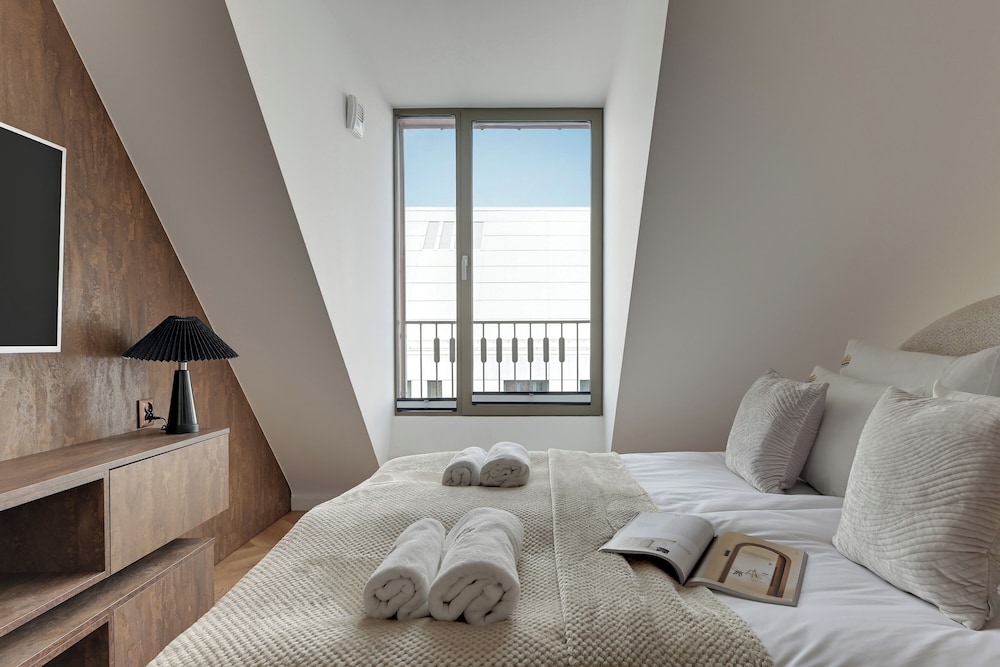 Granaria Premium River View by Downtown Apartments