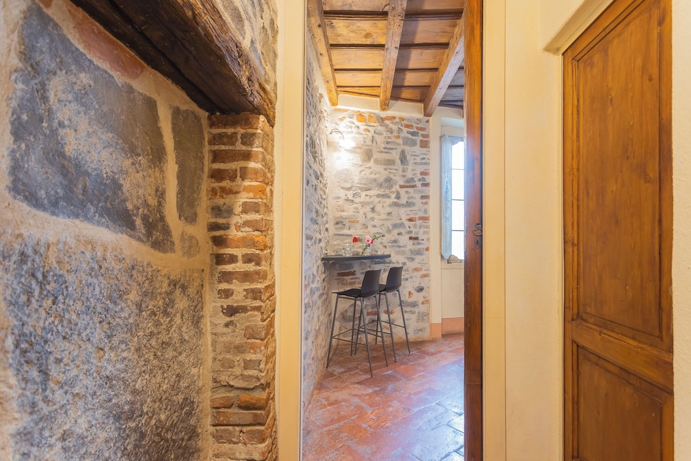 Antiche Mura by Rent all Como