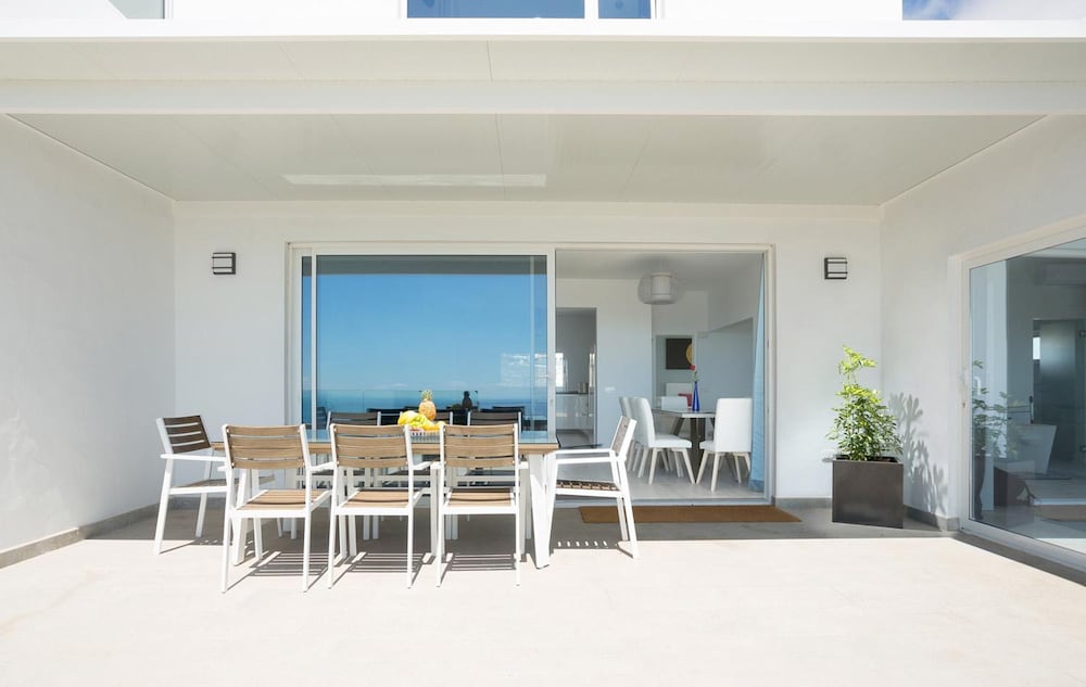 The View in T as With 4 Bedrooms and 4 Bathrooms