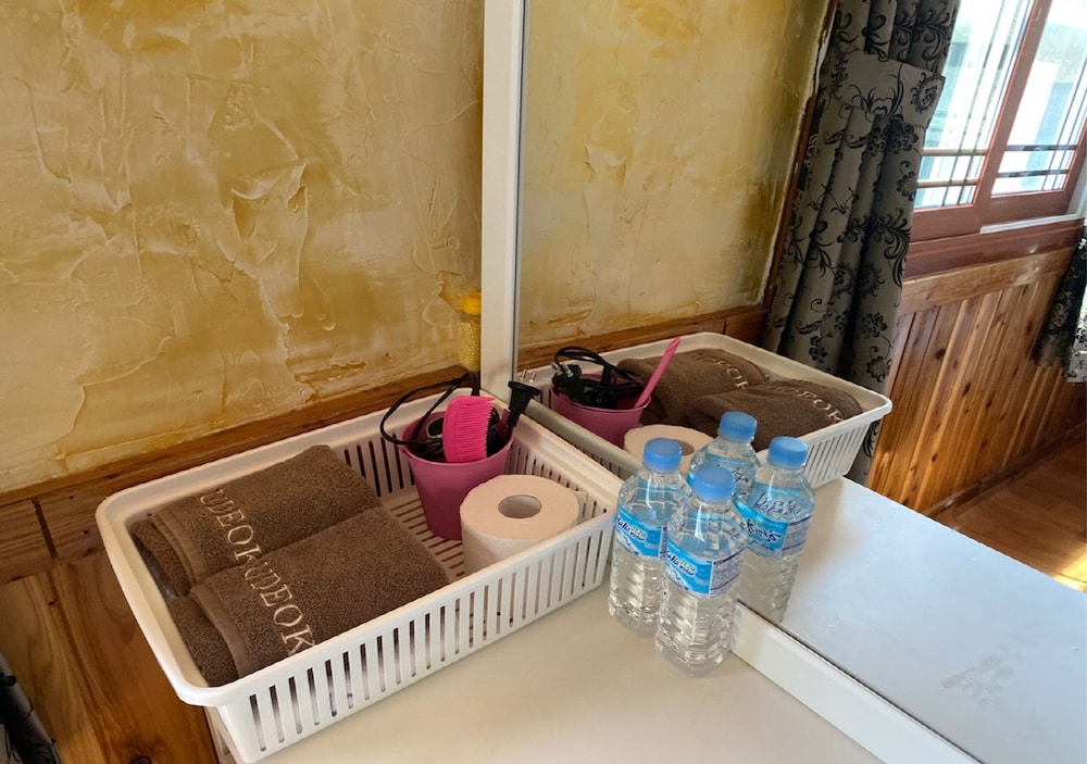 Gudeok Guest House - Hostel