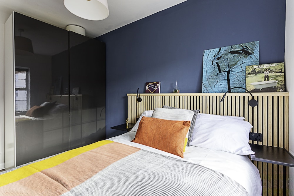 Cozy Aldgate Hideaway