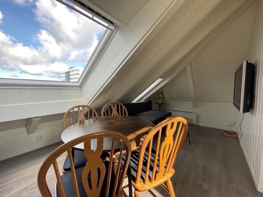 Stunning Hilltop Nest Unparalleled Views at BnB Ap 17 view 4