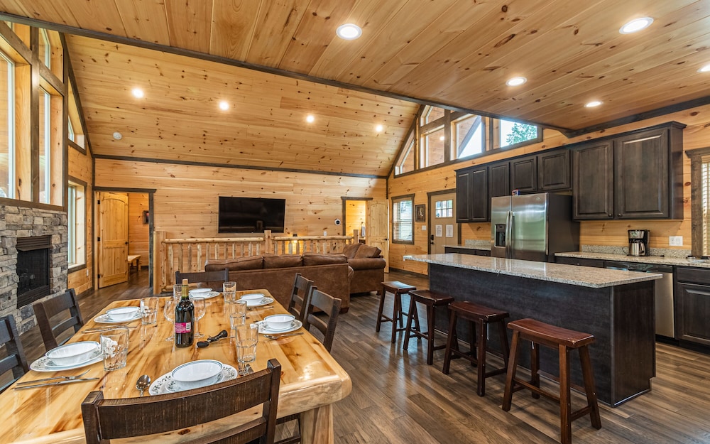 Serene Mountain Retreat 3BR Haven in Gatlinburg