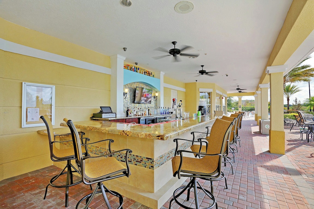 Penthouse Vacation Condo, Near the Parks - 2015