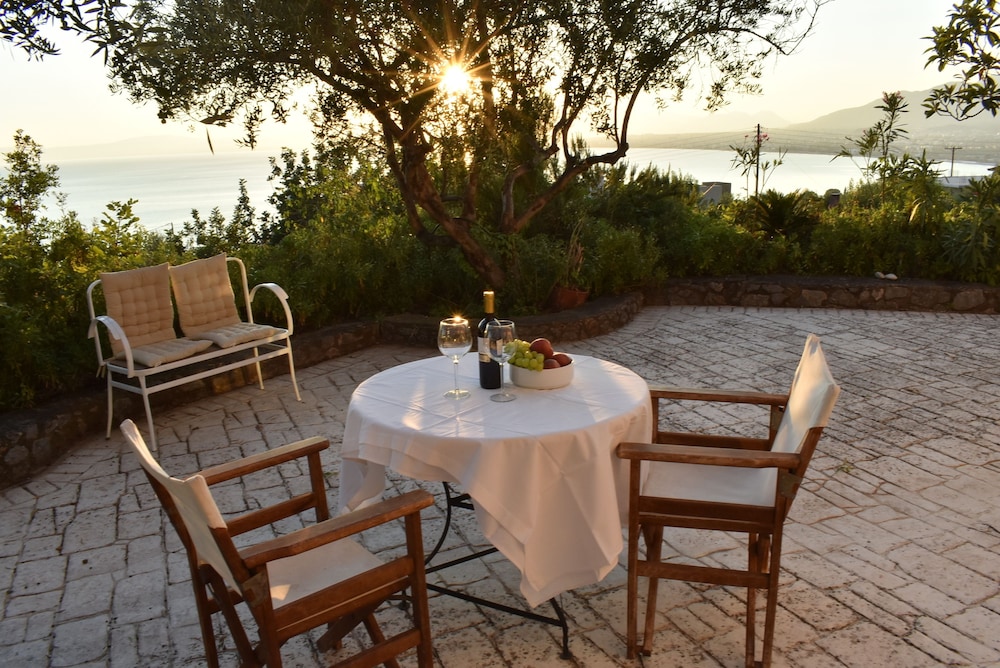 Verga Apartments & Suites view 4
