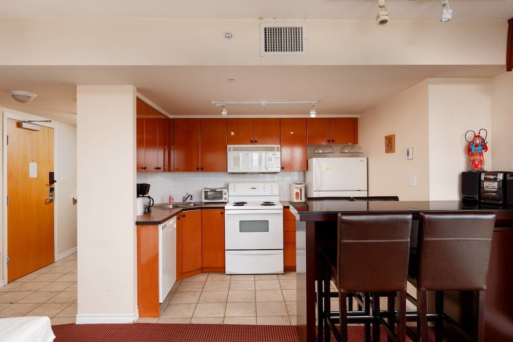 Airport Beautiful View 1 BDR Penthouse view 5