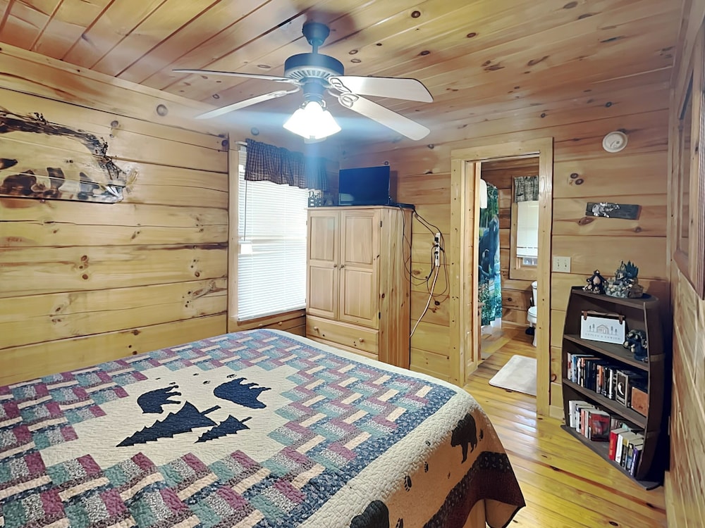 Scooter Bears Den by Jackson Mountain Rentals