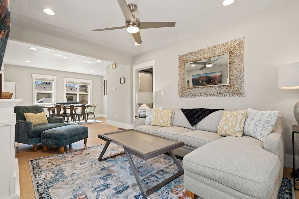 CSU Hideaway King Bd, Backyard Oasis, EV Charger