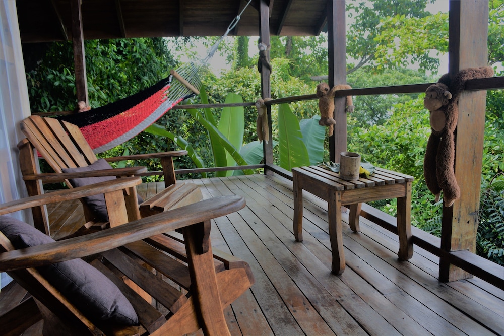 The Lookout Inn Lodge