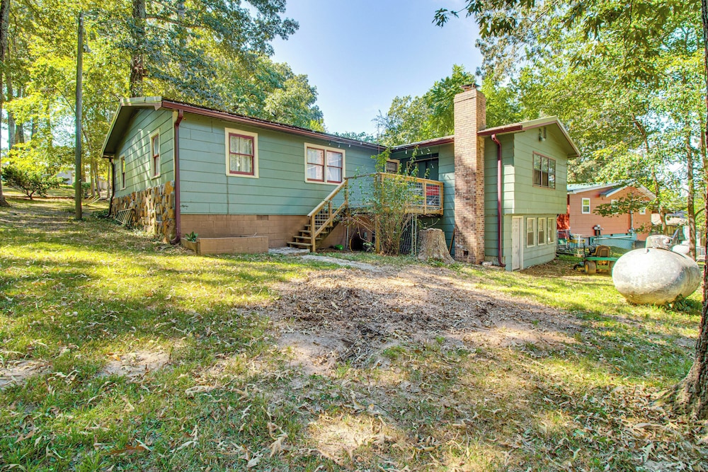 Near State Park & Spring River: Family Gem w/ Yard