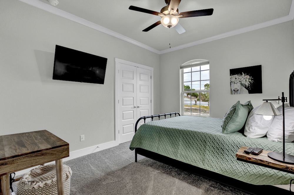 Stunning Luxury Home on Lake Lbj! - Property Image 28