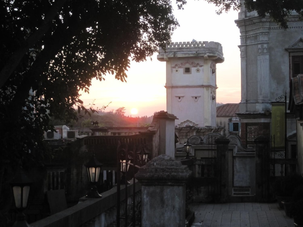 Shi Lu Shu Zhai view 4